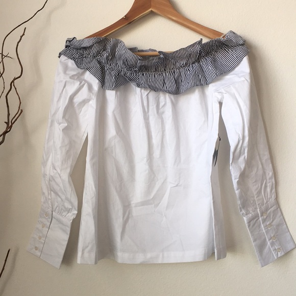 NASTY GAL Ruffled Collar Top - Picture 3 of 4